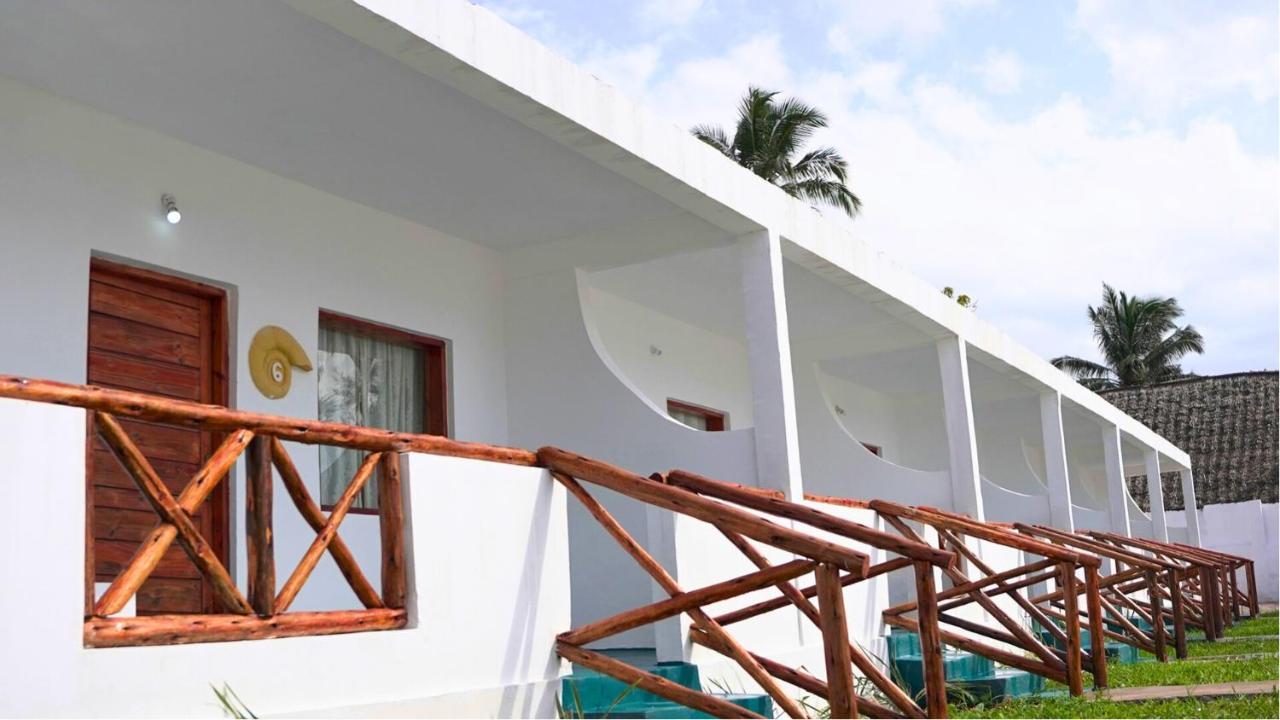 Nautilus Boutique Hotel Uroa Bagian luar foto