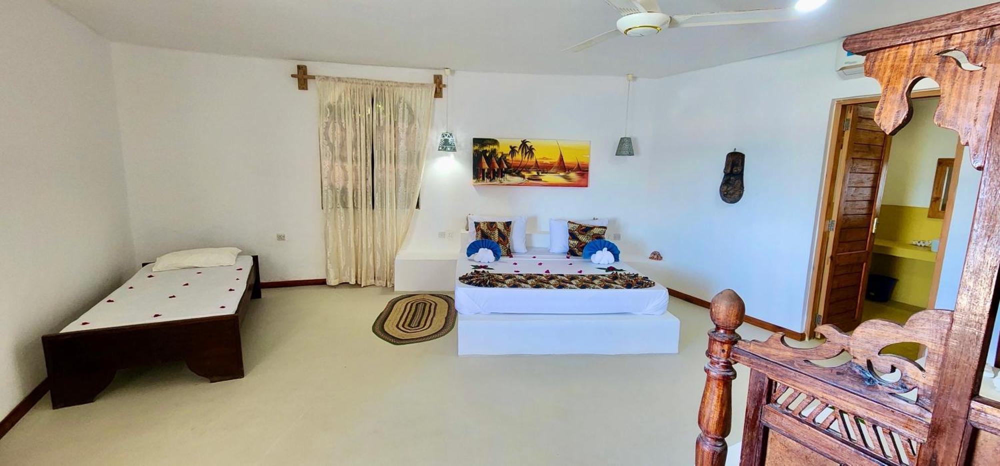 Nautilus Boutique Hotel Uroa Bagian luar foto