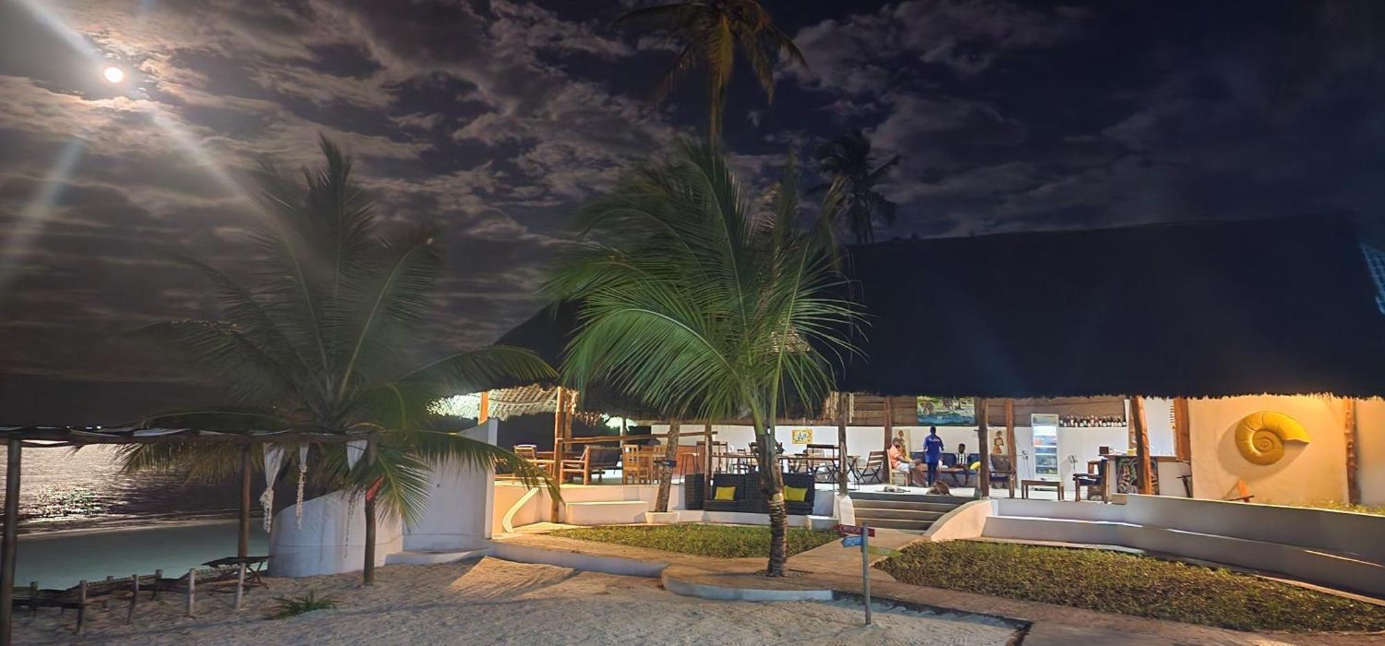 Nautilus Boutique Hotel Uroa Bagian luar foto