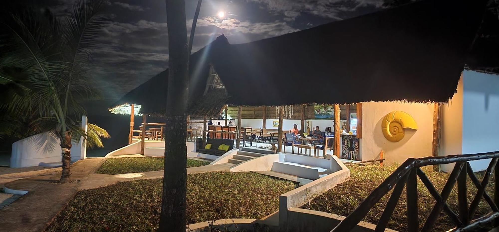 Nautilus Boutique Hotel Uroa Bagian luar foto